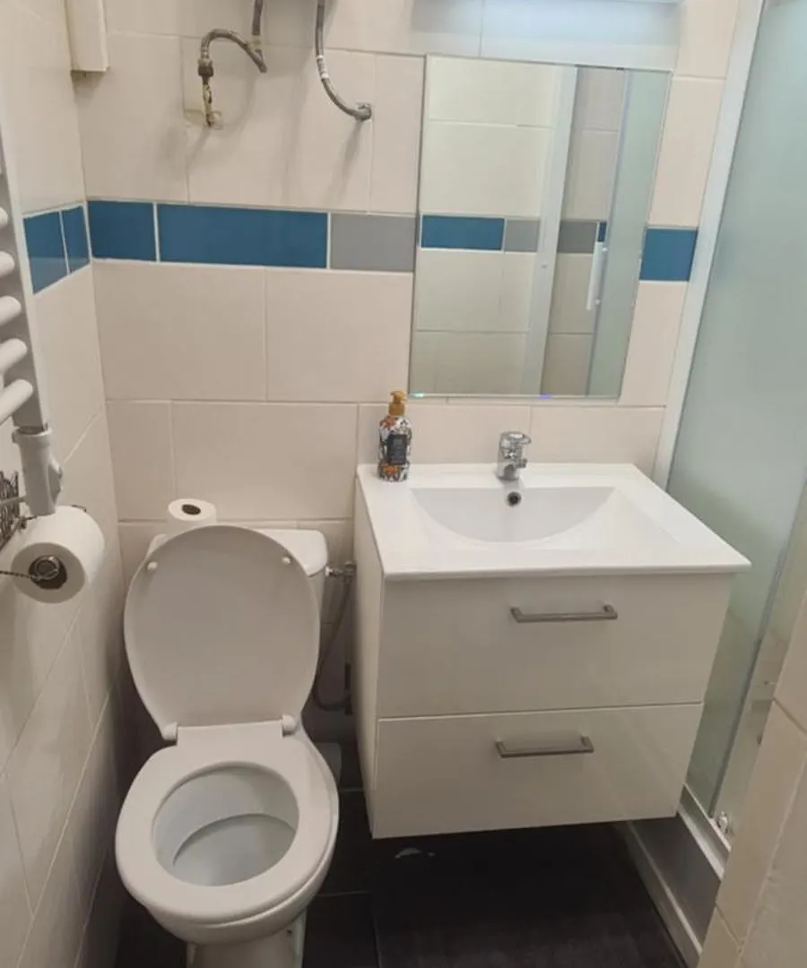 11 Bien Situe Et Fonctionnel * Париж